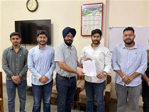 ਸਰਸ ਮੇਲੇ ਸਬੰਧੀ ਡੀਐੱਸਡਬਲਯੂ ਨੂੰ ਦਿੱਤਾ ਮੰਗ ਪੱਤਰ