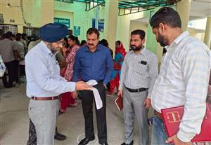ਸਿਵਲ ਸਰਜਨ ਨੇ ਜ਼ਿਲ੍ਹਾ ਹਸਪਤਾਲ ਦਾ ਦੌਰਾ ਕਰ ਕੇ ਸਿਹਤ ਸੇਵਾਵਾਂ ਦਾ ਲਿਆ ਜਾਇਜ਼ਾ