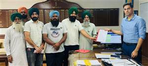 ਝੋਨੇ ਦੀ ਖਰੀਦ ਯਕੀਨੀ ਬਣਾਉਣ ਲਈ ਬੀਕੇਯੂ ਕਾਦੀਆਂ ਵੱਲੋਂ ਡੀਸੀ ਨੂੰ ਮੰਗ ਪੱਤਰ
