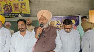 ਕੈਂਪਰ ’ਚ 193 ਲਾਭਪਾਤਰੀਆਂ ਨੂੰ ਸਰਟੀਫਿਕੇਟ ਵੰਡੇ