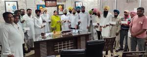 ਪਿੰਡਾਂ ਦੇ ਵਿਕਾਸ ਕਾਰਜਾਂ ਲਈ 42 ਲੱਖ ਦੀਆਂ ਗ੍ਰਾਂਟਾਂ ਦੇ ਮਨਜ਼ੂਰੀ ਪੱਤਰ ਸੌਂਪੇ