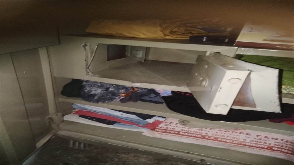 ਮੁਬਾਰਕਪੁਰ-ਪੰਡਵਾਲਾ ਰੋਡ 'ਤੇ ਬੰਦ ਘਰ ’ਚ ਚੋਰੀ, ਚੋਰ ਨਕਦੀ ਅਤੇ ਕੀਮਤੀ ਸਾਮਾਨ ਚੋਰੀ ਕਰਕੇ ਹੋਏ ਫ਼ਰਾਰ