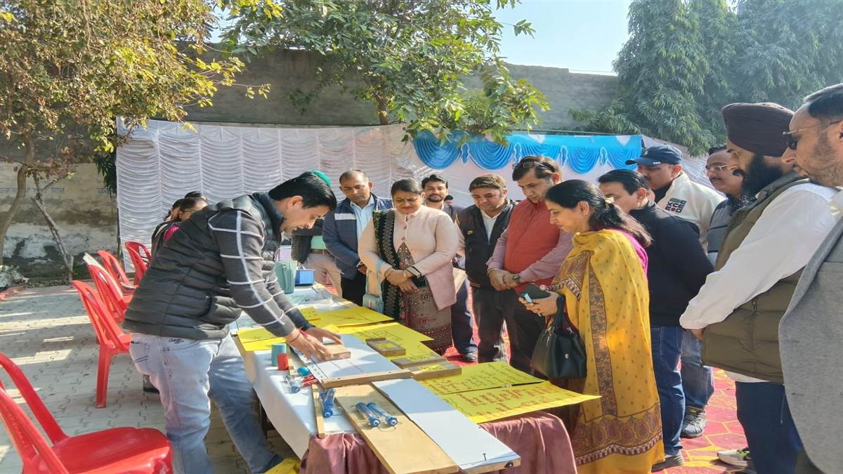 ਅਧਿਆਪਕਾਂ ਦੀ ਪ੍ਰਤਿਭਾ ਨੂੰ ਨਿਖਾਰਦੇ ਮੁਕਾਬਲੇ : ਡੀਈਓ ਅਰੋੜਾ