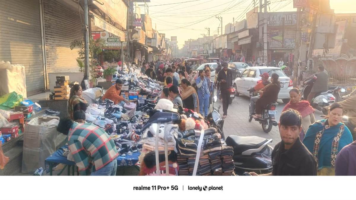 ਜਗਰਾਓਂ ’ਚ ਐਤਵਾਰ ਨੂੰ ਸੜਕ ਵਿਚਕਾਰ ਲੱਗਦਾ ‘ਬਾਜ਼ਾਰ’