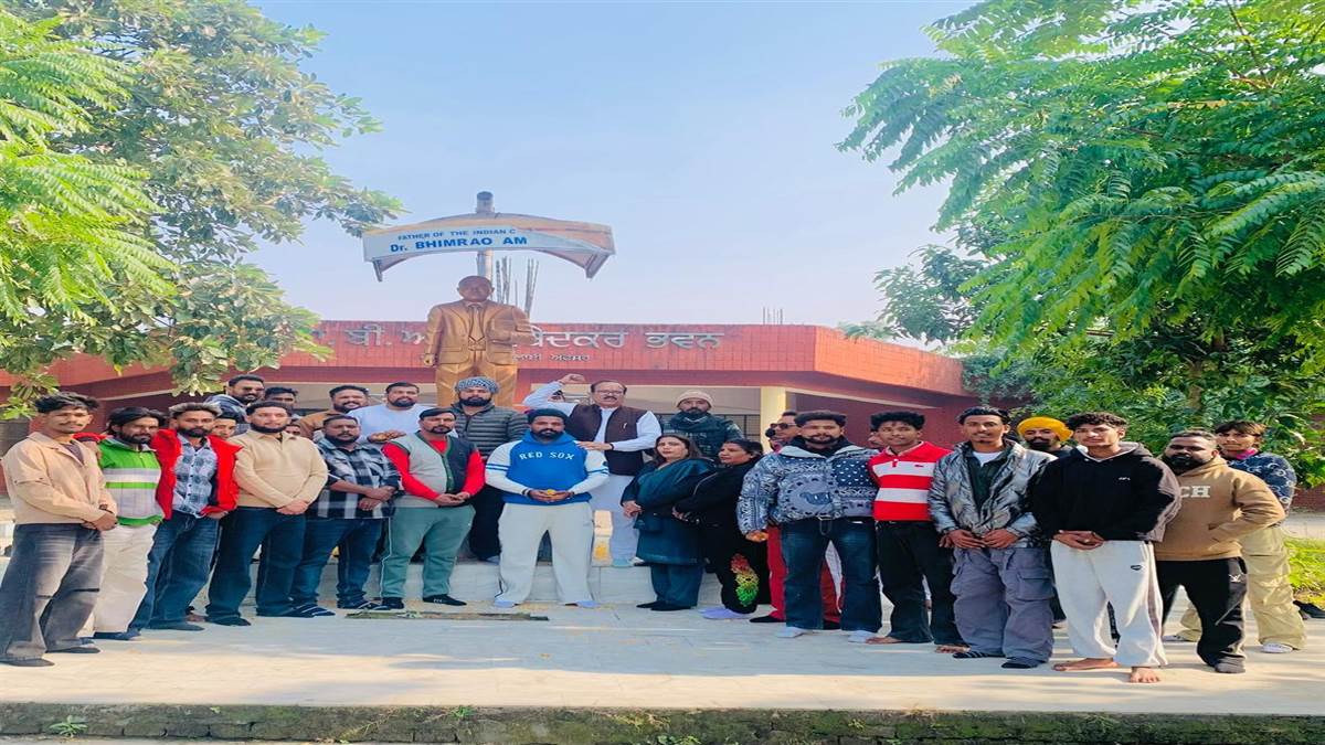 ਰਾਸ਼ਟਰੀ ਵਾਲਮੀਕਿ ਸੰਘਰਸ਼ ਮੋਰਚੇ ਨੇ ਬਾਬਾ ਸਾਹਿਬ ਨੂੰ ਦਿੱਤੀ ਸ਼ਰਧਾਂਜਲੀ