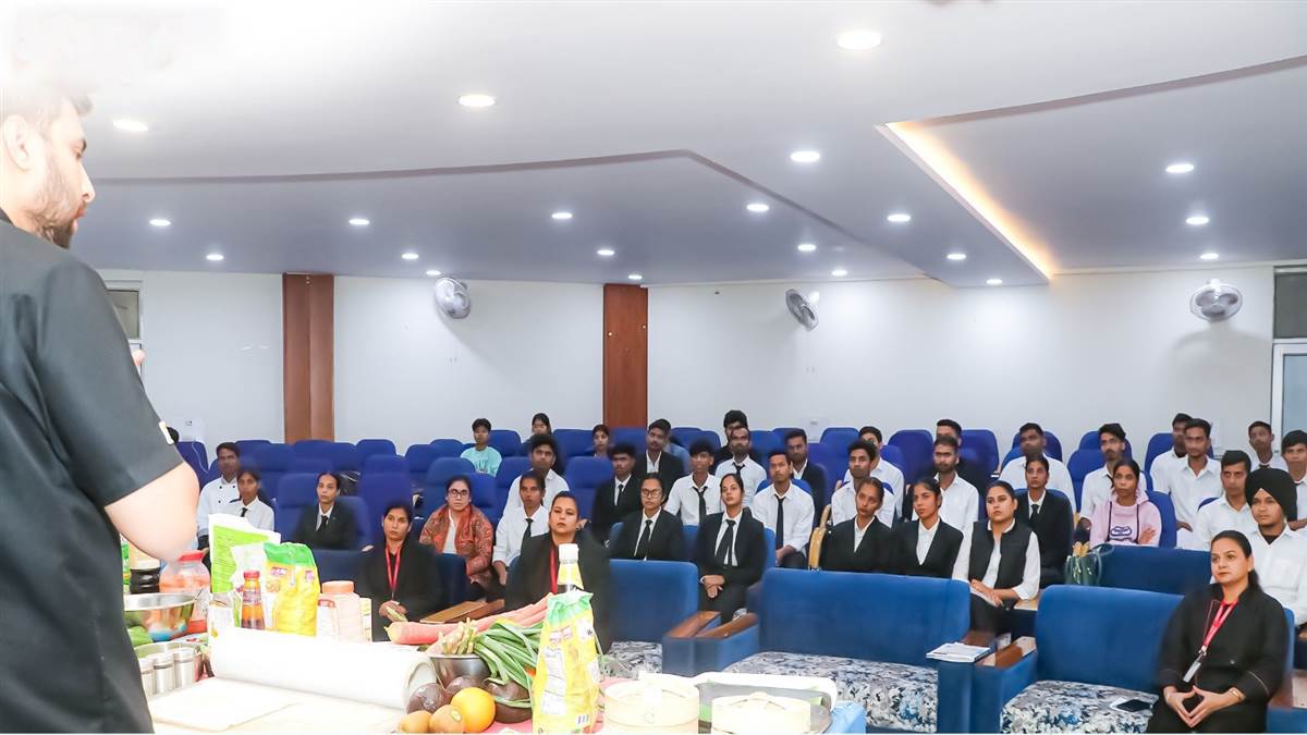 ਸਕੂਲ ਆਫ਼ ਹੋਟਲ ਮੈਨੇਜਮੈਂਟ ਐਂਡ ਟੂਰਿਜ਼ਮ ਵੱਲੋਂ ਵਰਕਸ਼ਾਪ