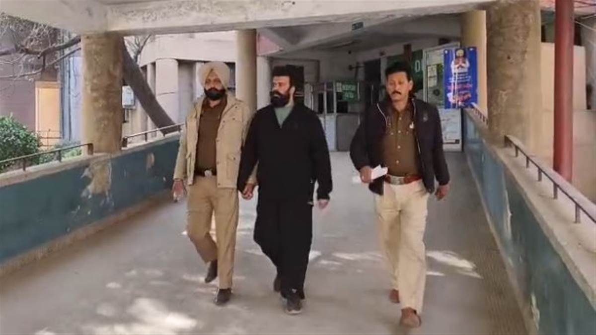 'ਅੰਕੁਰ ਨਰੂਲਾ ਵਿਦੇਸ਼ਾਂ ਤੋਂ ਕਰਵਾ ਰਿਹਾ ਫੰਡਿੰਗ', ਦੋਸ਼ ਲਾਉਣ ਵਾਲਾ ਪੰਜਾਬ ਬਚਾਓ ਮੋਰਚਾ ਦਾ ਮੁਖੀ ਤੇਜਸਵੀ ਮਿਨਹਾਸ ਗ੍ਰਿਫ਼ਤਾਰ