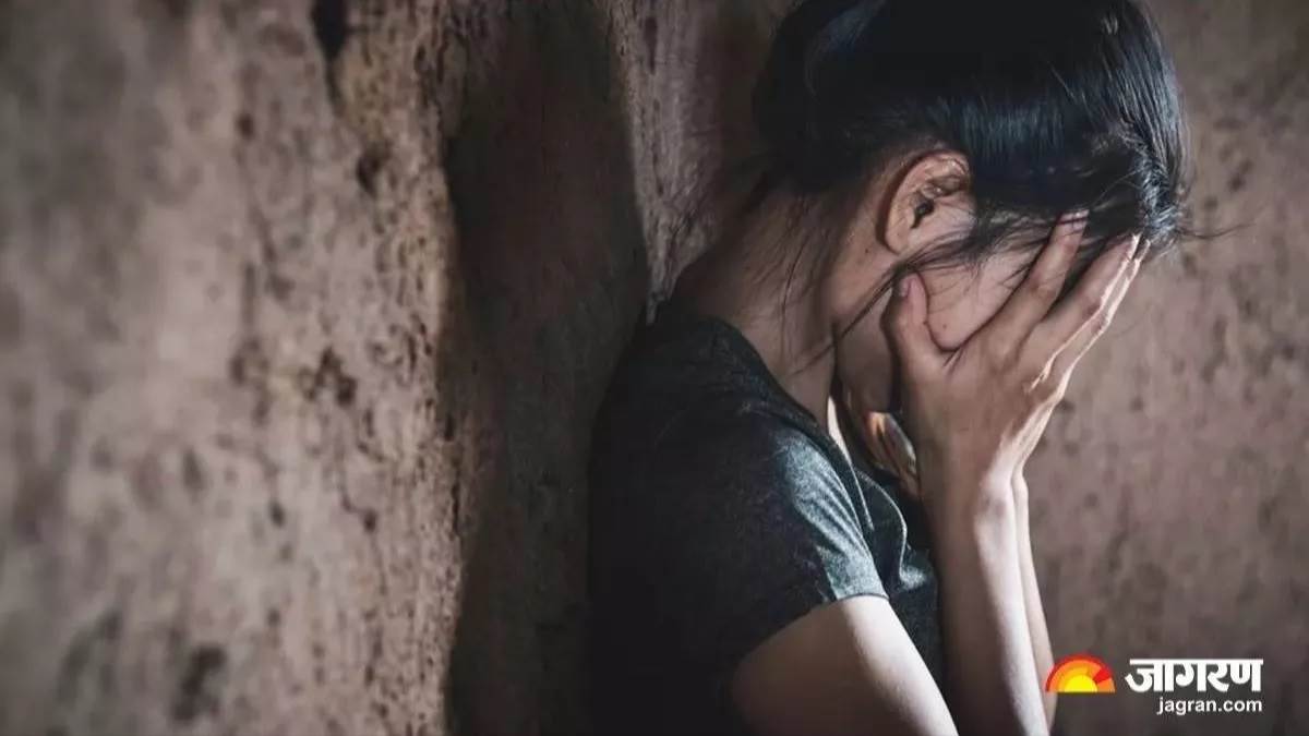 ਗੁਆਂਢੀ ਨੇ 14 ਸਾਲਾ ਨਾਬਾਲਗ ਨੂੰ ਬਹਾਨੇ ਨਾਲ ਸੱਦਿਆ ਘਰ, ਧੱਕਾ ਮਾਰ ਸੁੱਟਿਆ ਪਰ੍ਹੇ ਤੇ ਕੁੜੀ ਨੇ ਟੱਪੀ ਕੰਧ...