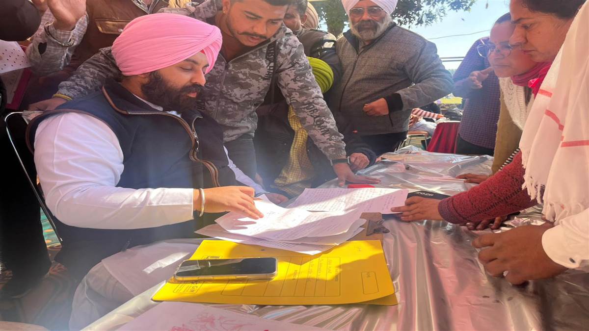 ਕੈਬਨਿਟ ਮੰਤਰੀ ਬੈਂਸ ਨੇ ਸੁਣੀਆਂ ਲੋਕਾਂ ਦੀਆਂ ਮੁਸ਼ਕਲਾਂ