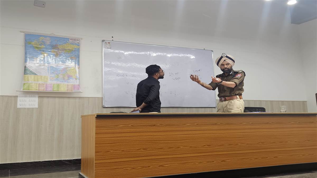ਡੀਆਈਜੀ ਬਠਿੰਡਾ ਰੇਂਜ ਨੇ ਪ੍ਰੀਖਿਆ ਸਬੰਧੀ ਨੌਜਵਾਨਾਂ ਨਾਲ ਸਾਂਝੇ ਕੀਤੇ ਨੁਕਤੇ