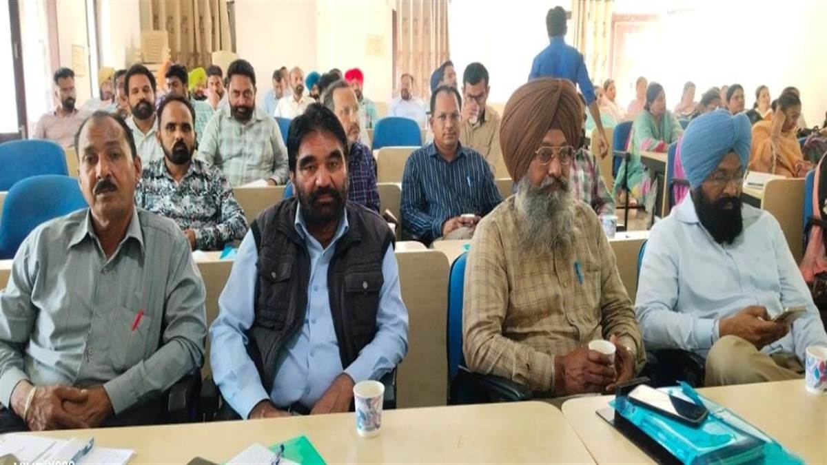 ਸਾਈਬਰ ਸੇਫਟੀ ਤੇ ਸੁਰੱਖਿਆ ਬਾਰੇ ਬਲਾਕ ਪੱਧਰ ਦੀ ਟਰੇਨਿੰਗ ਲਗਾਈ