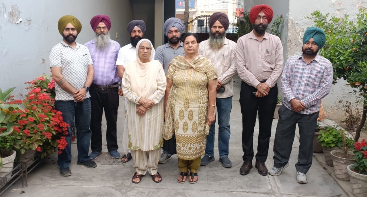 ਜ਼ਿਲ੍ਹਾ ਲਿਖਾਰੀ ਸਭਾ ਦੇ ਮੈਂਬਰਾਂ ਤੇ ਅਹੁਦੇਦਾਰਾਂ ਦੀ ਚੋਣ ਸਬੰਧੀ ਹੋਈ ਮੀਟਿੰਗ