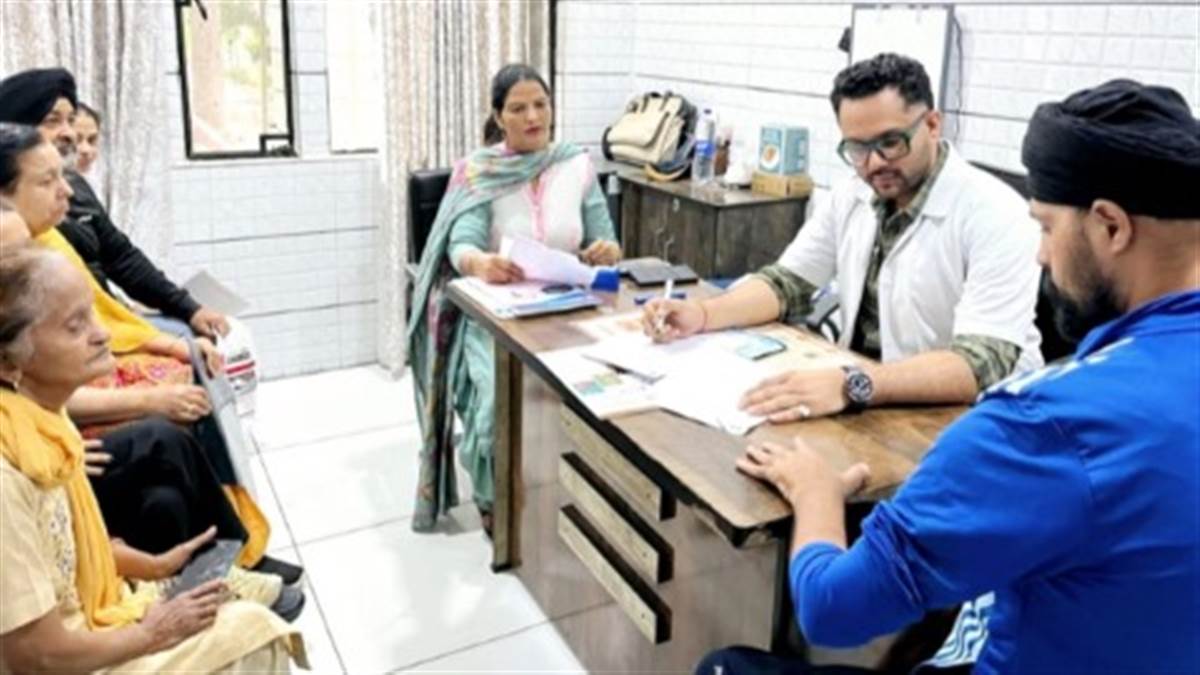 ਵਰਲਡ ਹੈਲਥ ਡੇ ਮੌਕੇ ਮਰੀਜ਼ਾਂ ਨੂੰ ਕੀਤਾ ਜਾਗਰੂਕ