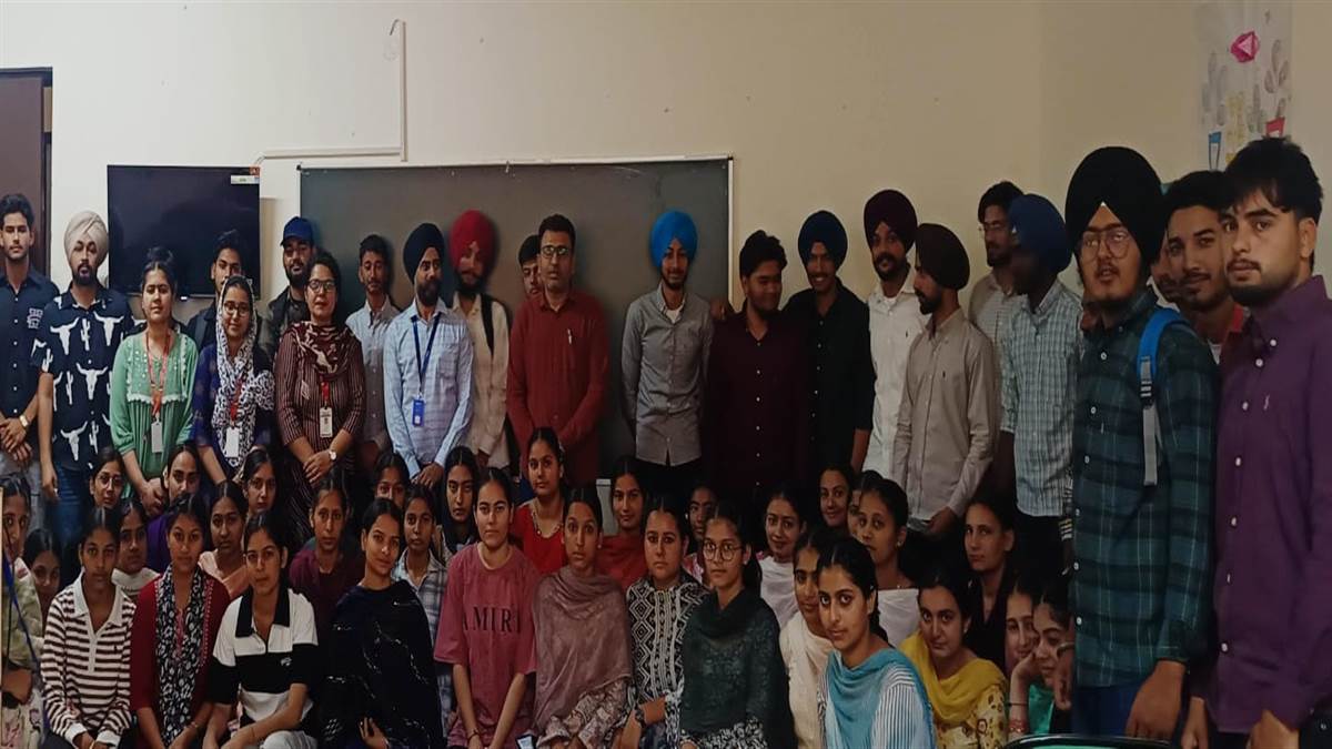 ਸਮਰ ਇੰਟਰਨਸ਼ਿਪ ’ਤੇ ਜਾਣਕਾਰੀ ਭਰਪੂਰ ਸੈਮੀਨਾਰ ਕਰਵਾਇਆ