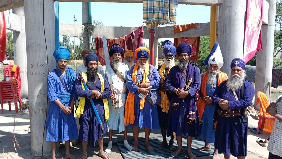 ਪਾਣੀ ਦੀ ਟੈਂਕੀ ’ਤੇ ਪੈਟਰੋਲ ਦੀ ਬੋਤਲ ਲੈ ਕੇ ਚੜ੍ਹੀ ਗੁਰਸਿੱਖ ਮਾਂ-ਧੀ ਵੱਲੋਂ ਰੋਸ ਪ੍ਰਦਰਸ਼ਨ ਜਾਰੀ