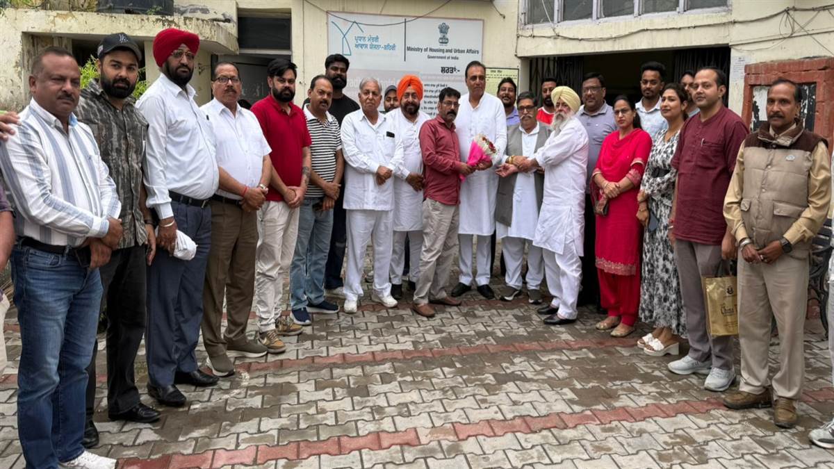 ਨਗਰ ਕੌਂਸਲ ਪ੍ਰਧਾਨ ਤੇ ਮੀਤ ਪ੍ਰਧਾਨ ਦਾ ਕੀਤਾ ਸਨਮਾਨ