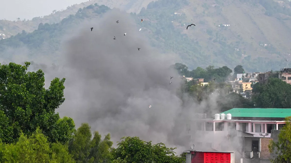 Operation Sindoor ਤੋਂ ਭੜਕਿਆ ਪਾਕਿਸਤਾਨ, LOC 'ਤੇ ਅੱਧੀ ਰਾਤ ਨੂੰ ਫਿਰ ਕੀਤੀ ਗੋਲੀਬਾਰੀ; ਨਾਗਰਿਕਾਂ ਨੂੰ  ਬਣਾਇਆ ਨਿਸ਼ਾਨਾ