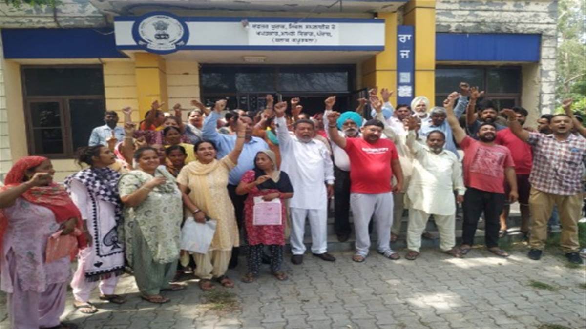 People staged a protest outside the food supply office when the ration