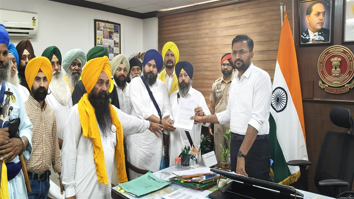 ਪ੍ਰਾਈਵੇਟ ਸਕੂਲਾਂ ਦੀ ਗੁੰਡਾਗਰਦੀ ਖ਼ਿਲਾਫ਼ ਜਥੇਬੰਦੀਆਂ ਲਾਇਆ ਧਰਨਾ