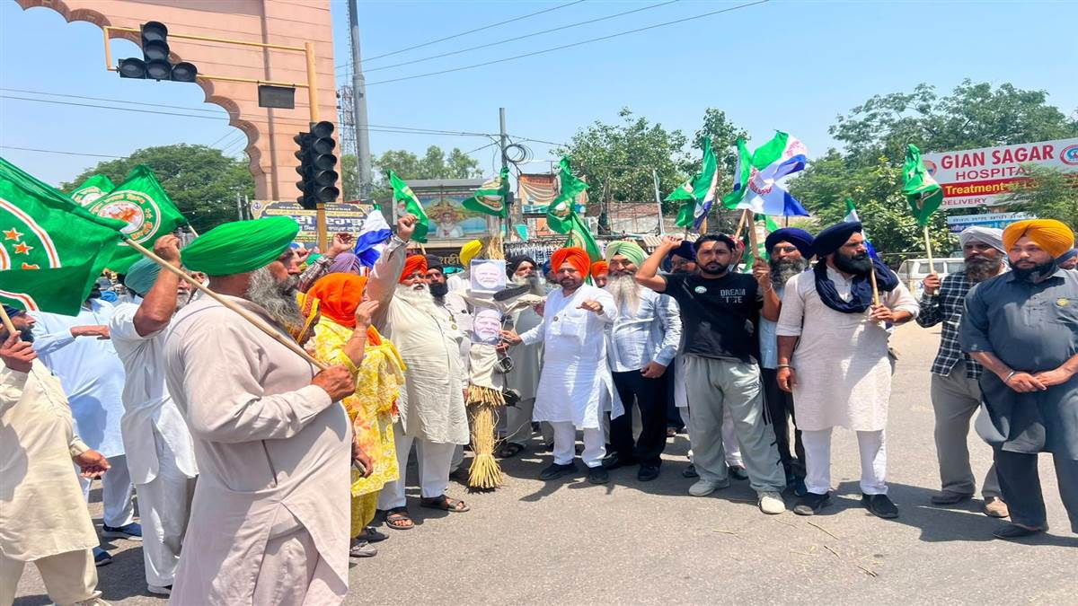 ਬੀਕੇਐਮਯੂ ਵੱਲੋਂ ਮਹਿੰਗਾਈ ਨੂੰ ਲੈ ਕੇ ਮੋਦੀ ਸਰਕਾਰ ਦਾ ਪੁਤਲਾ ਫੂਕਿਆ