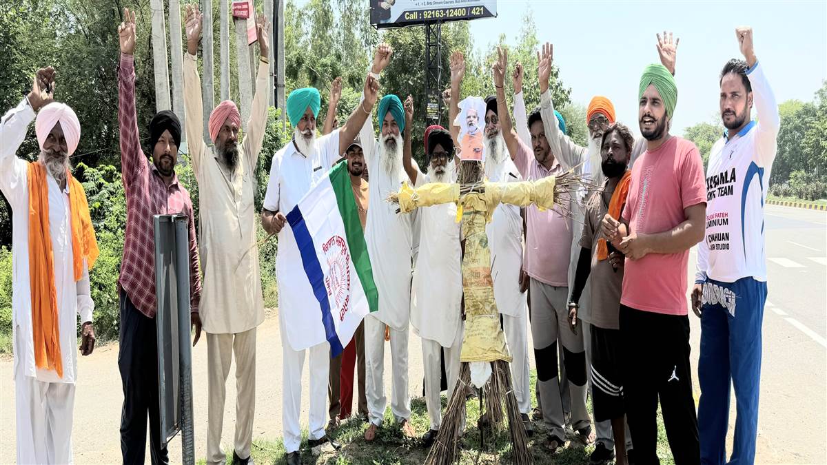 ਕਿਸਾਨ ਮਜ਼ਦੂਰ ਸੰਘਰਸ਼ ਕਮੇਟੀ ਵੱਲੋਂ ਮੋਦੀ ਦਾ ਫੂਕਿਆ ਪੁਤਲਾ