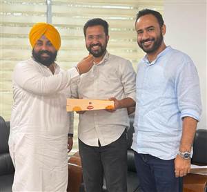 ਬਰਨਾਲਾ ਦੇ ਵਿਕਾਸ ਨੂੰ ਲੱਗਣਗੇ ਖੰਭ: ਕੈਬਨਿਟ ਮੰਤਰੀ ਹਰਜੋਤ ਬੈਂਸ ਨਾਲ ਮੁਲਾਕਾਤ ਤੋਂ ਬਾਅਦ ਮੇਅਰ ਹਸਨਪ੍ਰੀਤ ਦਾ ਵੱਡਾ ਦਾਅਵਾ