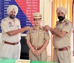 ASI  ਮਨਜਿੰਦਰ ਕੌਰ ਦੀ ਪ੍ਰਾਪਤੀ: ਮਿਹਨਤ ਨੂੰ ਲੱਗੇ ਬੂਰ, ਤਰੱਕੀ ਮਿਲਣ 'ਤੇ ਅਧਿਕਾਰੀਆਂ ਨੇ ਸਜਾਏ ਸਟਾਰ