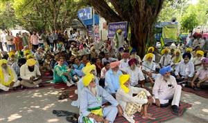 ਪੈਨਸ਼ਨਰਾਂ ਨੇ ਮੰਗਾਂ ਸਬੰਧੀ ਡੀਸੀ ਦਫ਼ਤਰ ਮੂਹਰੇ ਦਿੱਤਾ ਰੋਸ ਧਰਨਾ