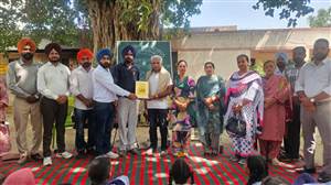 ਸਰਕਾਰੀ ਸਕੂਲ ਰਾਮਗੜ੍ਹ ਸ਼ਾਹਪੁਰੀਆਂ ਵਿਖੇ ਨਾਵਲਕਾਰ ਪਰਗਟ ਸਤੌਜ ਹੋਏ ਰੂਬਰੂ
