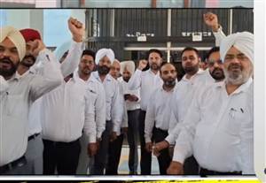 ਪੰਜਾਬ ਸਰਕਾਰ ਤੇ ਪੰਜਾਬ ਪੁਲਿਸ ਖ਼ਿਲਾਫ਼ ਨਾਅਰੇਬਾਜ਼ੀ