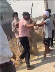 ਮੀਟਰ ਠੀਕ ਕਰਨ ਆਏ ਵਿਅਕਤੀਆਂ ਨੂੰ ਚੋਰ ਸਮਝ ਕੇ ਚਾੜਿਆ ਕੁਟਾਪਾ