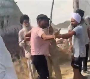 Patiala News: ਮੀਟਰ ਠੀਕ ਕਰਨ ਆਏ ਵਿਅਕਤੀਆਂ ਨੂੰ ਚੋਰ ਸਮਝ ਕੇ ਚਾੜਿਆ ਕੁਟਾਪਾ, ਕੁੱਟਮਾਰ ਦਾ ਵੀਡੀਓ ਵਾਇਰਲ