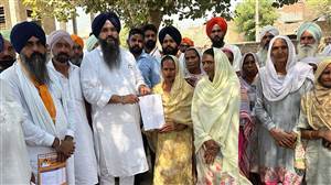ਚਿੱਟੇ ਦੀ ਵਿਕਰੀ ’ਤੇ ਸਵਾਲ, ਆਮ ਲੋਕਾਂ ਨੂੰ ਪ੍ਰਸ਼ਾਸਨ ਵੱਲੋਂ ਤੰਗ ਕਰਨ ਦੇ ਦੋਸ਼