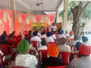 ਪਰਾਲੀ ਨਾ ਸਾੜਨ ਸਬੰਧੀ ਸਰਪੰਚਾਂ ਤੇ ਨੰਬਰਦਾਰਾਂ ਨੂੰ ਕੀਤਾ ਜਾਗਰੂਕ