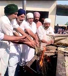 ਨਮ ਅੱਖਾਂ ਨਾਲ ਮਲਕੀਤ ਸਿੰਘ ਫੌਜੀ ਨੂੰ ਅੰਤਿਮ ਵਿਦਾਇਗੀ