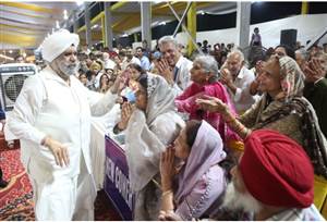ਦੋ ਦਿਨਾ ਸਮਾਗਮ ’ਚ ਸੰਤ ਰਜਿੰਦਰ ਸਿੰਘ ਜੀ ਮਹਾਰਾਜ ਨੇ ਦਿੱਤੇ ਦਰਸ਼ਨ, ਅੱਜ ਪ੍ਰਵਚਨ ਨਾਲ ਕਰਨਗੇ ਨਿਹਾਲ ਤੇ ਸੰਗਤਾਂ ਨੂੰ ਨਾਮ ਦਾਨ ਦੀ ਦਾਤ ਕਰਨਗੇ ਬਖਸ਼ਿਸ਼