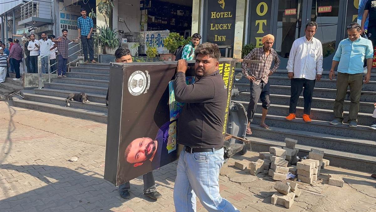 ਨਗਰ ਕੌਂਸਲ ਨੇ ਬੱਸ ਸਟੈਂਡ ਸਾਹਮਣੇ ਨਾਜਾਇਜ਼ ਕਬਜ਼ਿਆਂ ਵਿਰੁੱਧ ਕੀਤੀ ਵੱਡੀ ਕਾਰਵਾਈ