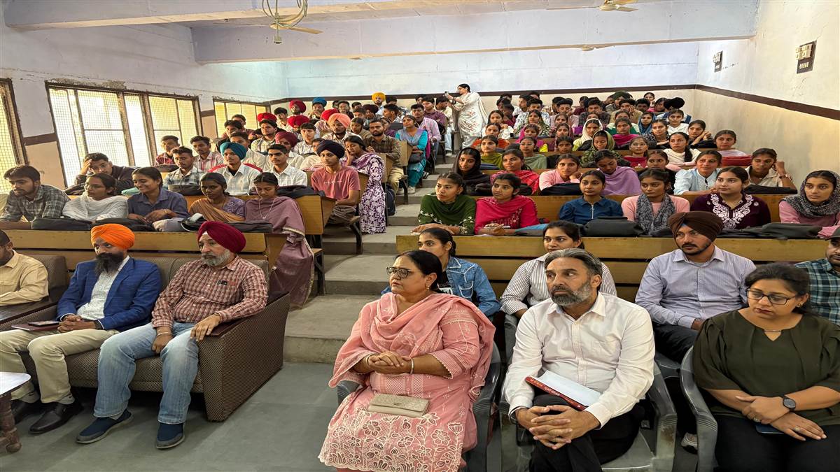 ਸ੍ਰੀ ਗੁਰੂ ਤੇਗ ਬਹਾਦਰ ਜੀ ਦੇ 350ਵੇਂ ਸ਼ਹੀਦੀ ਦਿਵਸ ਨੂੰ ਸਮਰਪਿਤ ਸੈਮੀਨਾਰ ਕਰਵਾਇਆ