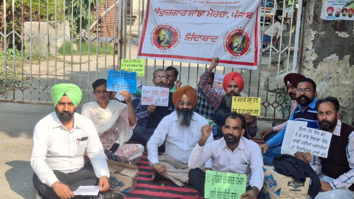 ਬੇਰੁਜ਼ਗਾਰ ਸਾਂਝੇ ਮੋਰਚੇ ਦਾ ਮੁਨੀਸ਼ ਸਿਵਲ ਹਸਪਤਾਲ ਦੀ ਟੈਂਕੀ ’ਤੇ ਚੜ੍ਹਿਆ