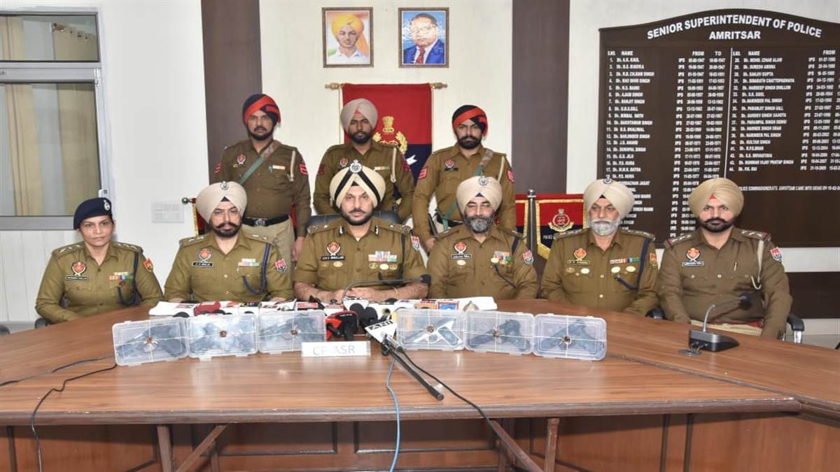 Amritsar News : ਮਾਝਾ-ਦੋਆਬਾ ਇਲਾਕੇ 'ਚ ਅਪਰਾਧੀਆਂ ਨੂੰ ਹਥਿਆਰ ਸਪਲਾਈ ਕਰਨ ਦੇ ਦੋਸ਼ ‘ਚ ਛੇ ਗ੍ਰਿਫ਼ਤਾਰ