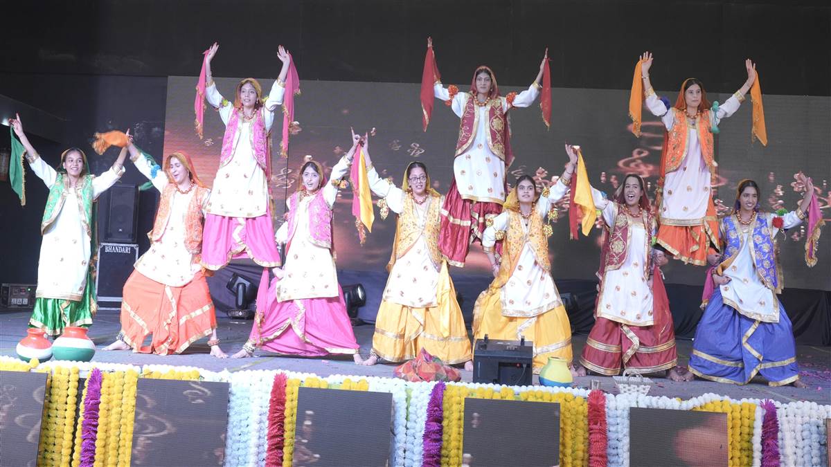 ਵਿਦਿਆਰਥੀ ਚੰਗੇ ਮੁਕਾਮ ਹਾਸਲ ਕਰਕੇ ਮਾਪਿਆਂ ਤੇ ਸਕੂਲ ਦਾ ਨਾਂ ਰੁਸ਼ਨਾਉਣ : ਸ਼ੇਰੋਵਾਲੀਆ