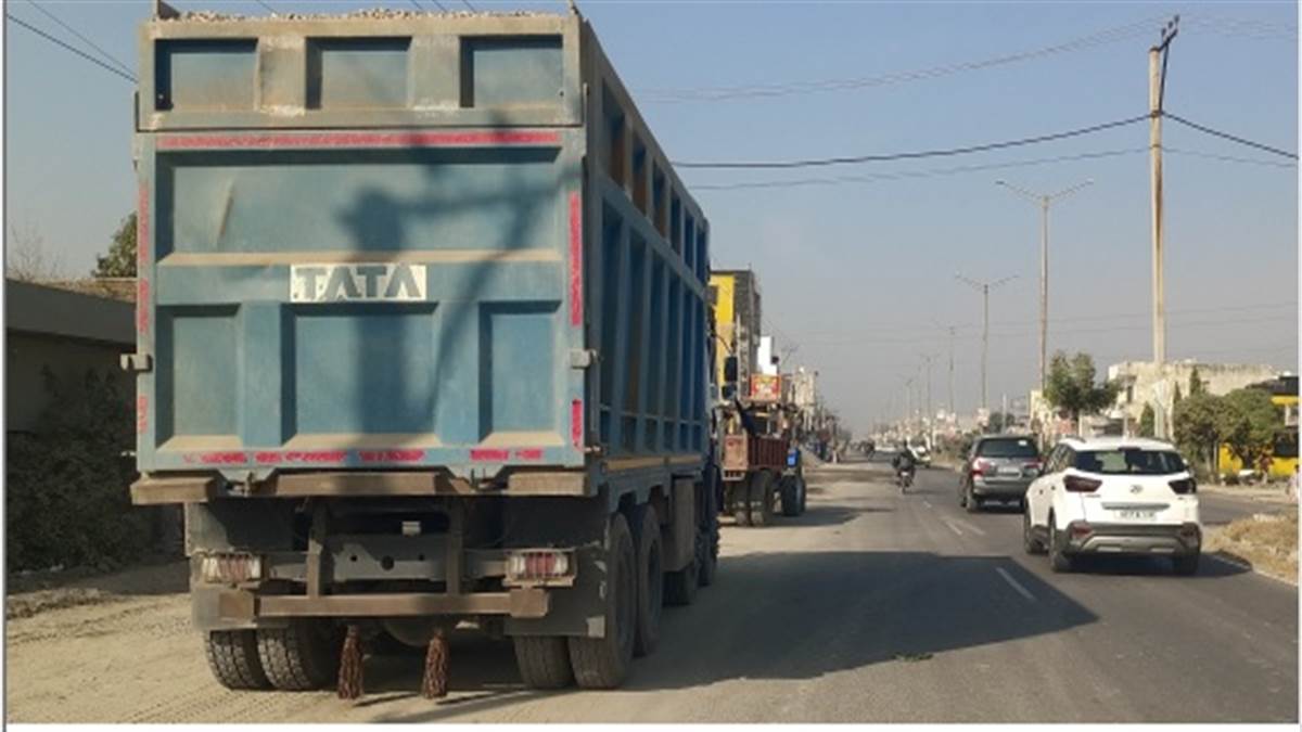 ਵੱਡੇ ਹਾਦਸਿਆਂ ਦਾ ਕਾਰਨ ਬਣਦੇ ਹਨ ਸੜਕ ਕਿਨਾਰੇ ਖੜ੍ਹੇ ਵਾਹਨ, ਇਸ ਸਹਿਰ 'ਚ ਛੇ ਸਾਲਾਂ 'ਚ 61 ਲੋਕਾਂ ਦੀ ਗਈ ਜਾਨ ਤੇ 114 ਹੋਏ ਜ਼ਖ਼ਮੀ