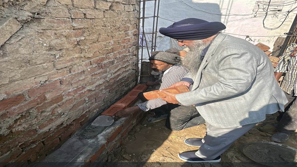 ਲੋੜਵੰਦ ਪਰਿਵਾਰ ਦੇ ਨਵੇਂ ਘਰ ਦੀ ਉਸਾਰੀ ਆਰੰਭੀ