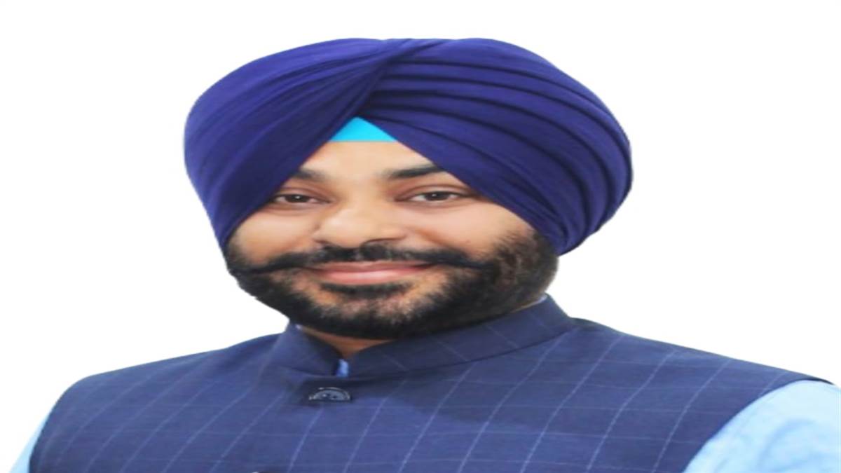 ਪਾਰਟੀ ਵਰਕਰ ਘਰ-ਘਰ ਜਾ ਕੇ ਪਾਰਟੀ ਦੀਆਂ ਨੀਤੀਆਂ ਦੱਸਣ : ਸਿੱਧੂ