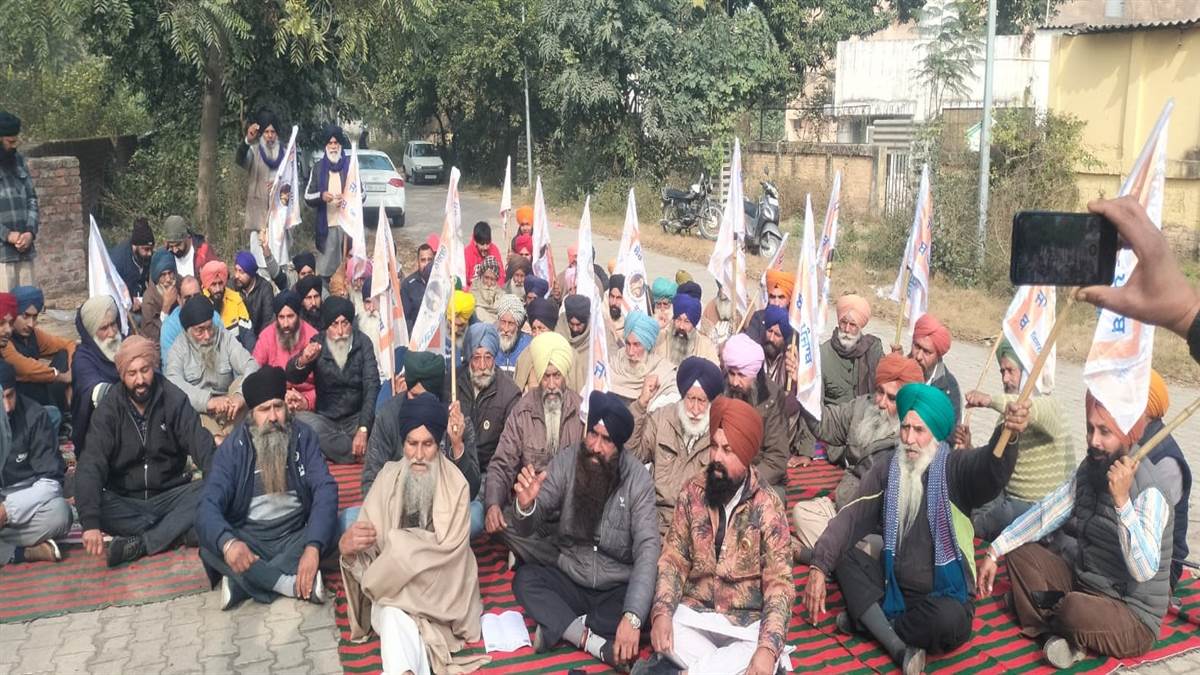 ਕਿਸਾਨਾਂ ਦੀਆ ਮੰਗਾਂ ਦਾ ਹੱਲ ਨਾ ਹੋਈਆਂ ਤਾਂ ਸੰਘਰਸ਼ ਲਈ ਹੋਵਾਂਗੇ ਮਜਬੂਰ : ਆਗੂ
