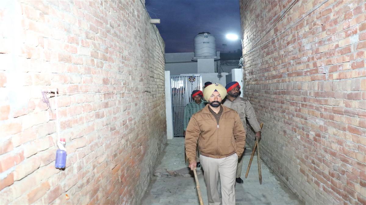 ਲੀਡ-ਇਸ ਨੂੰ ਲਾਗਾ ਦੋ---------------ਆਪ੍ਰੇਸ਼ਨ ਪ੍ਰਹਾਰ-2: ਬਰਨਾਲਾ ਪੁਲਿਸ ਵੱਲੋਂ 27 ਟੀਮਾਂ ਬਣਾ ਕੇ 35 ਵਿਅਕਤੀਆਂ ਖ਼ਿਲਾਫ਼ ਕਾਰਵਾਈ