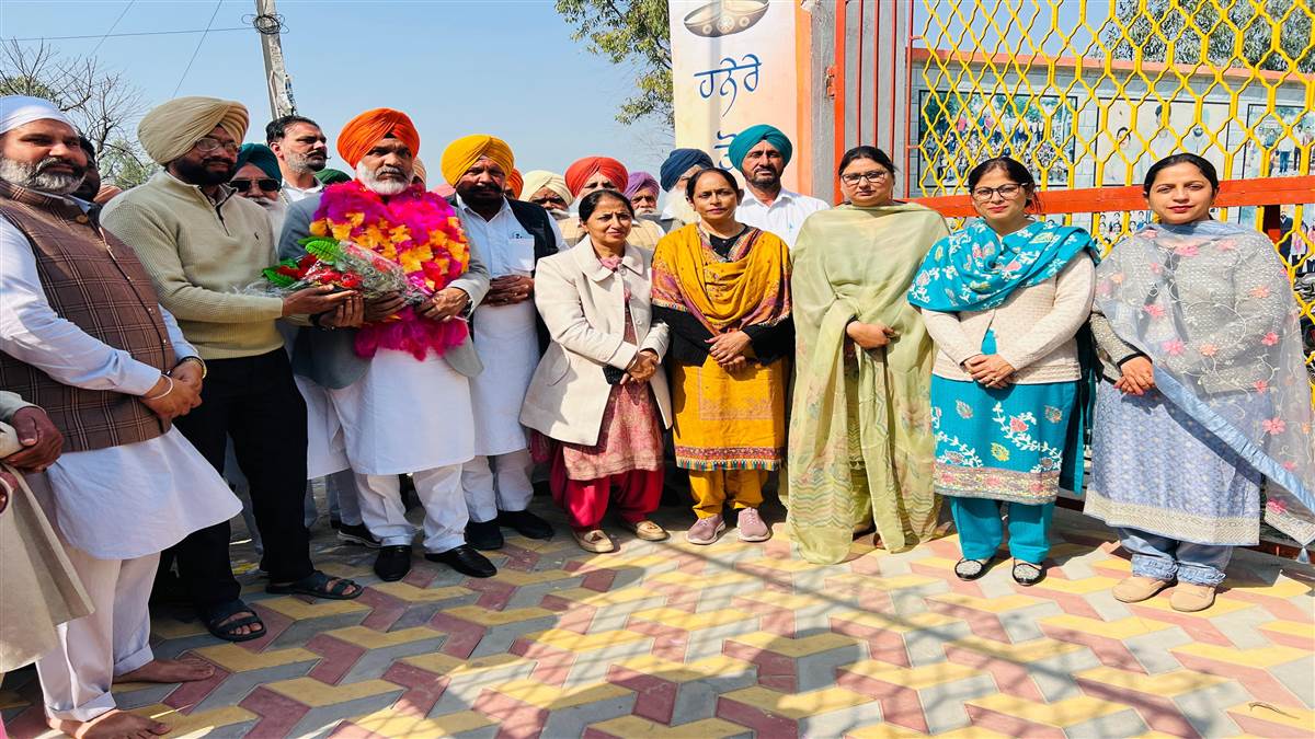 ਤੂਤ ਵਿਖੇ ਮਾਪੇ ਪੀਟੀਐੱਮ ’ਚ ਪਹੁੰਚੇ ਵਿਧਾਇਕ ਦਹੀਆ ਤੇ ਡੀਈਓ ਅਰੋੜਾ