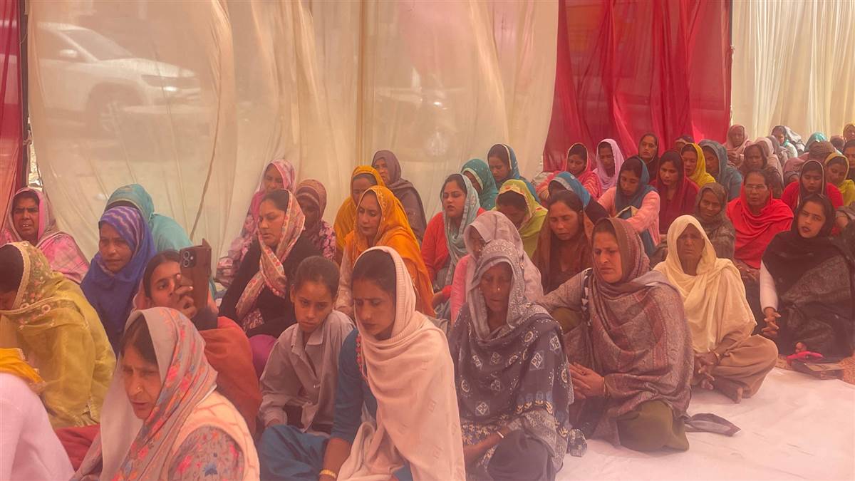 ਗੁਰੂ ਰਵਿਦਾਸ ਮਹਾਰਾਜ ਦੀ ਬਾਣੀ ਸਮਾਨਤਾ ਤੇ ਭਾਈਚਾਰੇ ਦਾ ਦਿੰਦੀ ਸੰਦੇਸ਼ : ਸੰਤ ਗੁਲਜਾਰੀ ਰਾਮ