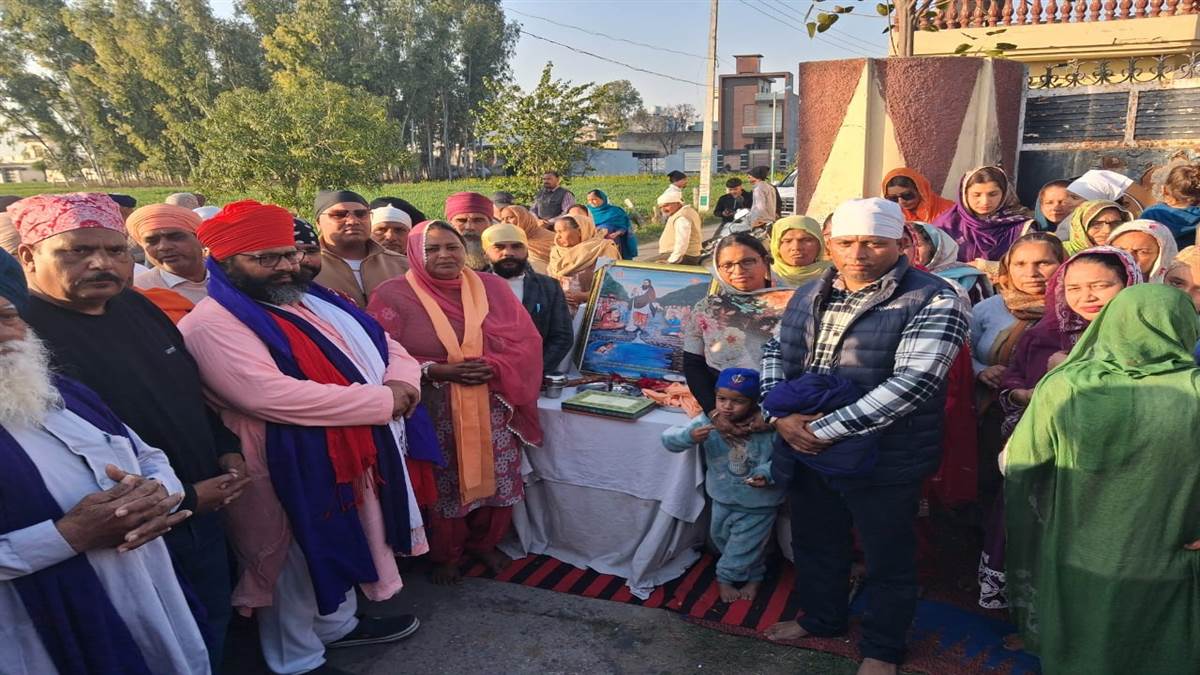 ਗੁਰੂ ਰਵਿਦਾਸ ਜੀ ਦੇ ਗੁਰਪੁਰਬ ਦੇ ਸੰਬੰਧ 'ਚ ਨਗਰ ਕੀਰਤਨ ਸਜਾਇਆ