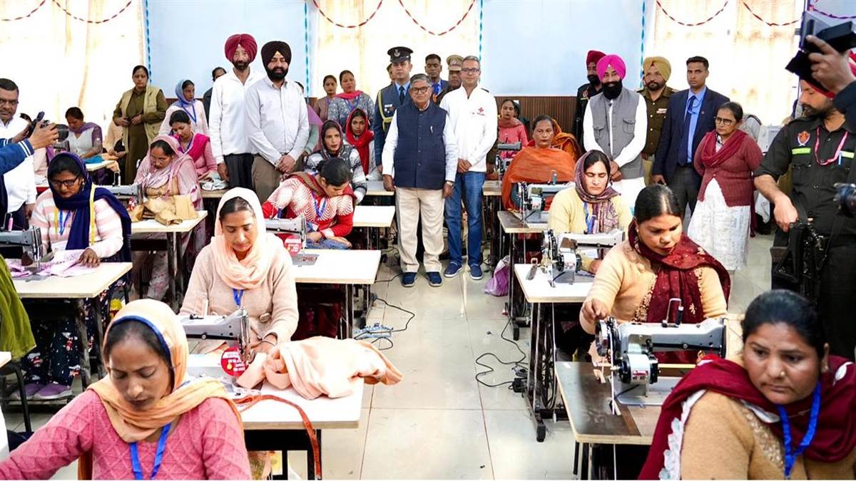 ਰਾਜਪਾਲ ਕਟਾਰੀਆ ਨੇ ਸੇਰੋਂ ’ਚ ਕੀਤਾ ਸਖੀ ਸਿਰਜਣ ਕੇਂਦਰ ਦੀ ਨਵੀਂ ਇਮਾਰਤ ਦਾ ਉਦਘਾਟਨ